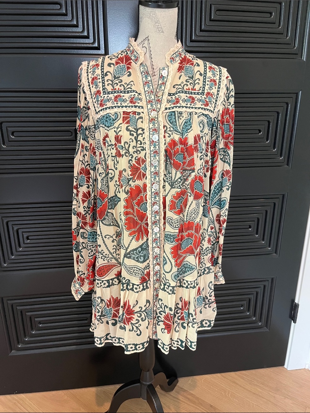 FARM Rio Cream Shirt Dress with Red & Teal Floral Print - Picture 7 of 7